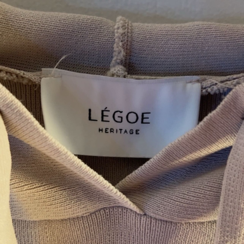 Légœ Heritage Women's V-Neck Sweater in Light Taupe